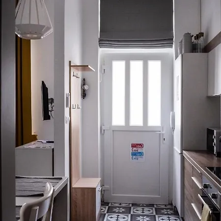 Dohany Street Delight