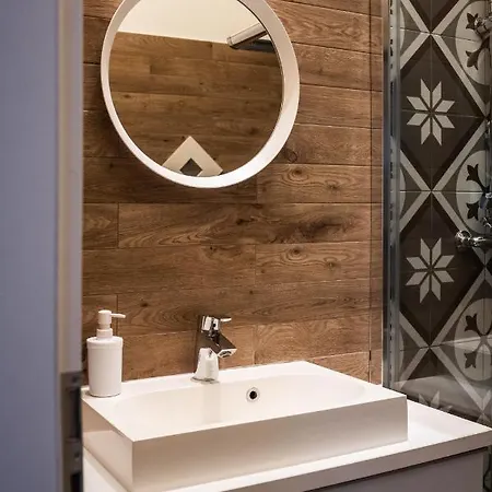 Dohany Street Delight *